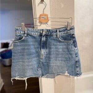 Zara Frayed Hem Denim Mini Skirt